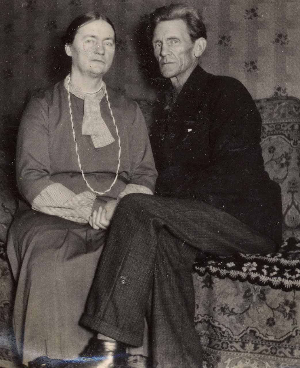 KÖ_F_07_med_hilda_på_gamla_dar_besk